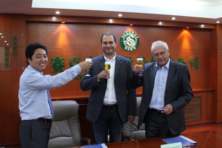 Director of Bioster.a.s Europe sign cooperation agreement with Success Bio-Tech Co., Ltd.